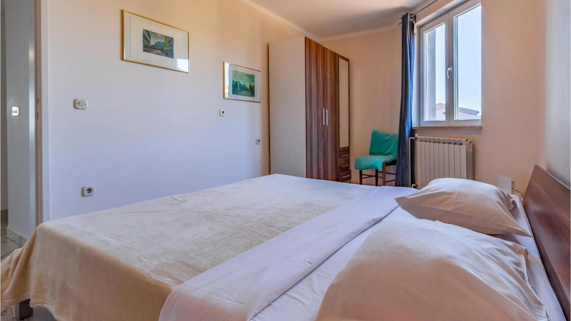 3 Bedroom Pet Friendly Apartment In Pula 0*,  Croatia