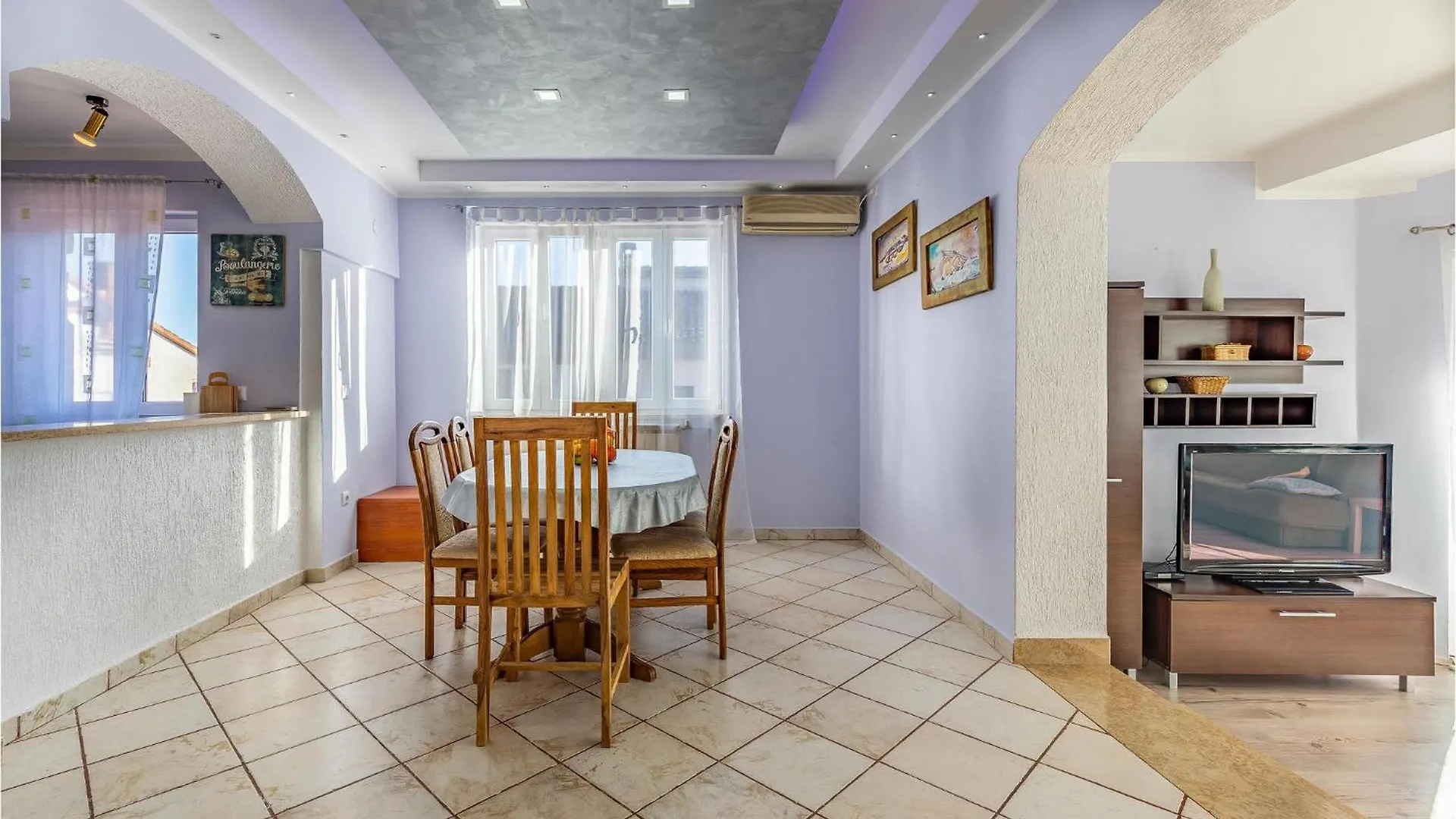 3 Bedroom Pet Friendly Apartment In Pula